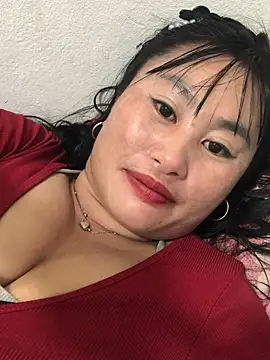 Snapshot of BaeSuzy_no1 chatting on May 11, 2026, 4:04 pm BaeSuzy no1 online show from May 11, 2026, 4:04 pm
