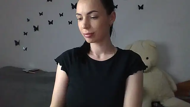 Snapshot of _MiaFlame_ chatting on May 17, 2026, 8:20 pm MiaFlame online show from May 17, 2026, 8:20 pm