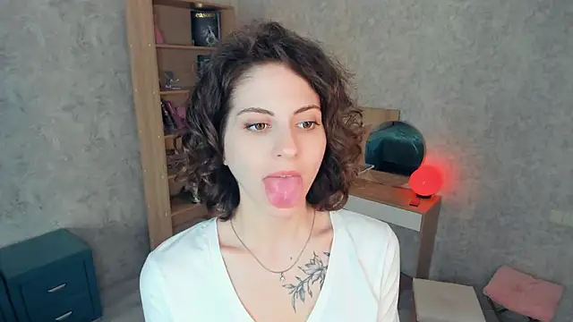 Snapshot of Kimasichka chatting on May 17, 2026, 5:40 am Kimasichka online show from May 17, 2026, 5:40 am