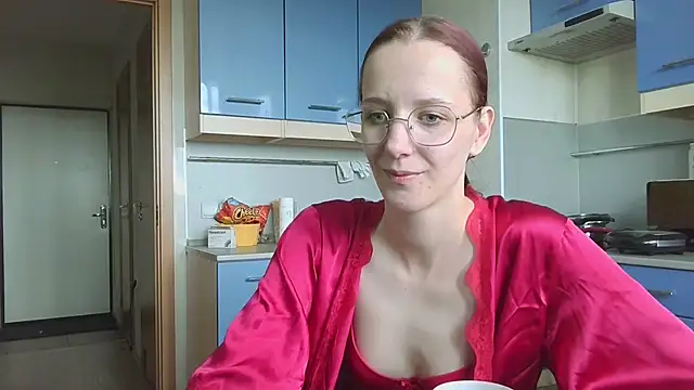 Lucy Crystal online show from May 25, 2026, 8:13 am