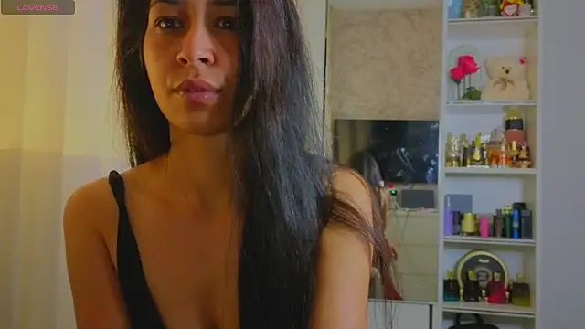 YvisSweet online show from May 22, 2026, 1:58 am