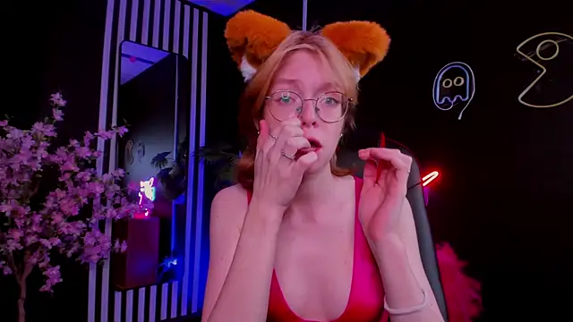 Snapshot of FoxxyyPolly chatting on June 24, 2026, 5:39 am FoxxyyPolly online show from June 24, 2026, 5:39 am