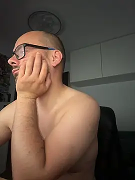 NakedAndrewHot online show from June 26, 2026, 12:05 am
