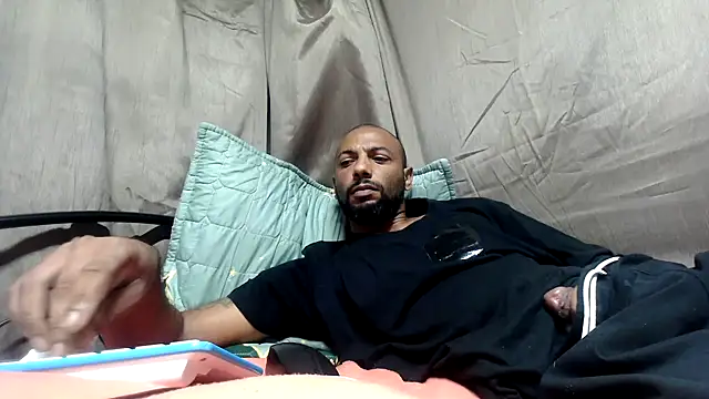 Snapshot of Camodick chatting on April 18, 2026, 4:37 am Camodick online show from April 18, 2026, 4:37 am