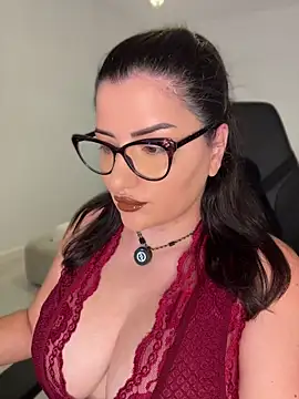 Snapshot of SophiePale chatting on July 18, 2026, 9:18 am SophiePale online show from July 18, 2026, 9:18 am
