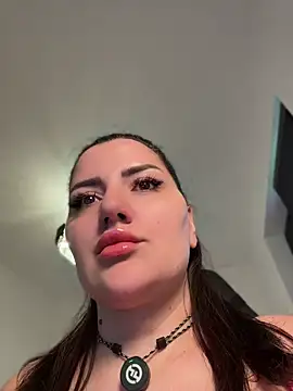 Snapshot of SophiePale chatting on May 20, 2026, 2:36 pm SophiePale online show from May 20, 2026, 2:36 pm