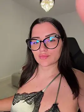 Snapshot of SophiePale chatting on July 23, 2026, 7:27 am SophiePale online show from July 23, 2026, 7:27 am