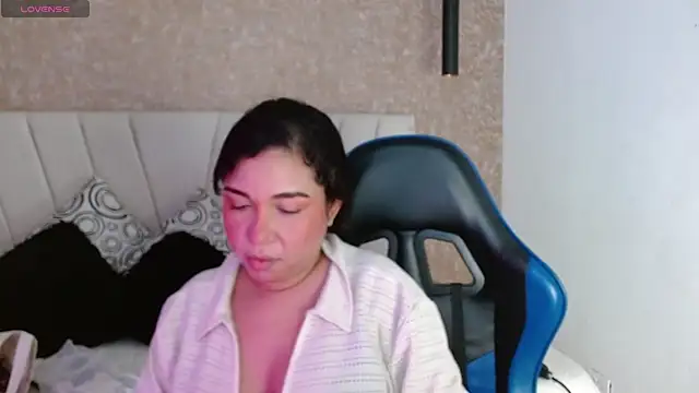 Snapshot of AliceSmity__ chatting on July 1, 2026, 12:05 pm AliceSmity online show from July 1, 2026, 12:05 pm