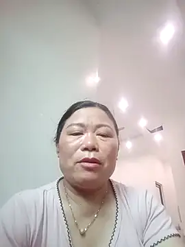 Snapshot of -Lytina- chatting on May 13, 2026, 1:56 am -Lytina- online show from May 13, 2026, 1:56 am