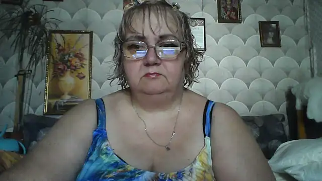 MarinaFarina53 online show from June 28, 2026, 5:03 am