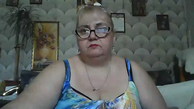 MarinaFarina53 online show from June 27, 2026, 2:01 pm