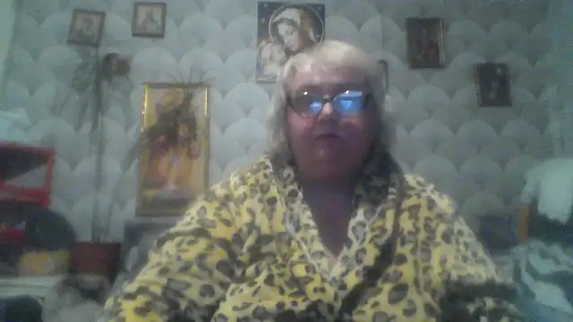 MarinaFarina53 online show from May 17, 2026, 5:46 pm