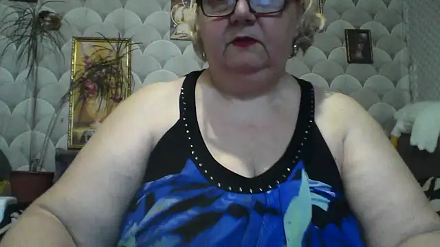 MarinaFarina53 online show from May 25, 2026, 6:56 am