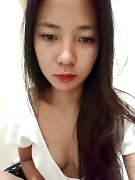 Snapshot of Trecia14 chatting on May 9, 2026, 3:21 am Trecia14 online show from May 9, 2026, 3:21 am