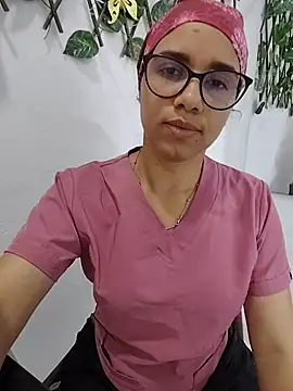 alanahot94 online show from June 12, 2026, 4:16 pm