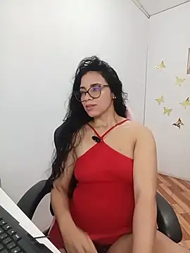 alanahot94 online show from May 16, 2026, 1:59 am