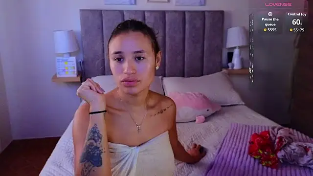 Victoria Hils online show from July 6, 2026, 4:42 pm