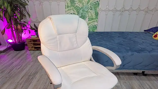 Snapshot of baby_julieta00 chatting on May 10, 2026, 4:38 am baby julieta00 online show from May 10, 2026, 4:38 am