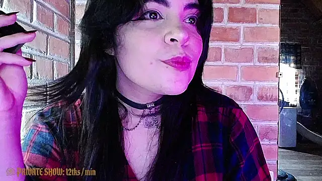 Snapshot of DarkRoseUwU chatting on June 25, 2026, 9:31 pm DarkRoseUwU online show from June 25, 2026, 9:31 pm