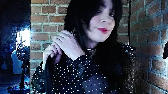 Snapshot of DarkRoseUwU chatting on June 19, 2026, 9:42 pm DarkRoseUwU online show from June 19, 2026, 9:42 pm