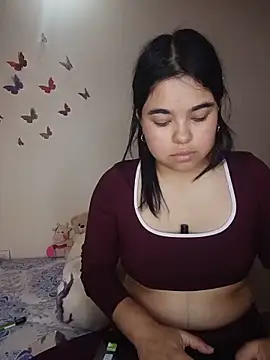 Snapshot of MiiaHott_W chatting on June 5, 2026, 2:45 pm MiiaHott W online show from June 5, 2026, 2:45 pm
