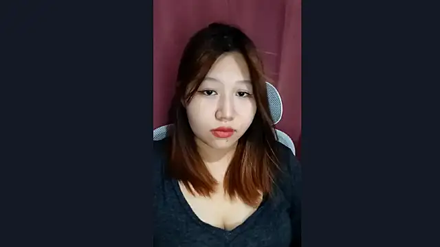 ShizukoKimbril online show from May 11, 2026, 5:42 am