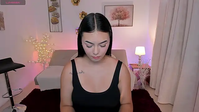 Snapshot of Emma_Moretti1 chatting on May 13, 2026, 1:51 pm Emma Moretti1 online show from May 13, 2026, 1:51 pm