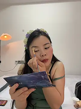 QinQin 3333 online show from May 10, 2026, 5:22 am