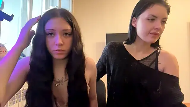 Snapshot of AleciaNadell chatting on May 11, 2026, 3:40 pm AleciaNadell online show from May 11, 2026, 3:40 pm