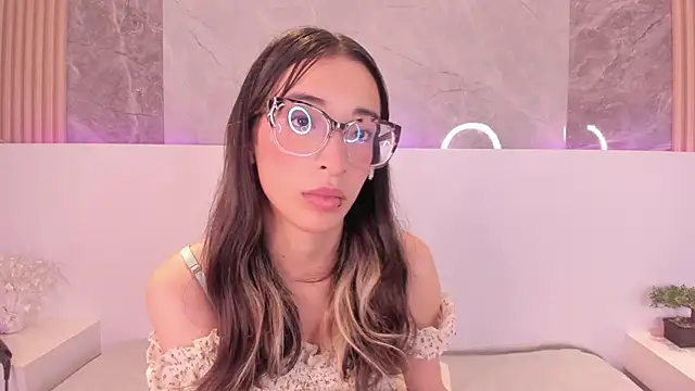EmiliaBell  online show from June 28, 2026, 1:06 pm