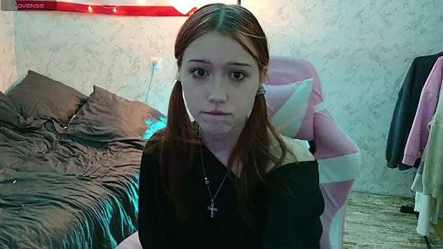 Snapshot of Luvellia chatting on June 23, 2026, 9:51 am Luvellia online show from June 23, 2026, 9:51 am