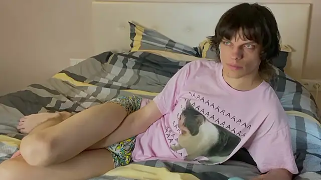 Snapshot of jjust_justin chatting on July 3, 2026, 2:45 pm jjust justin online show from July 3, 2026, 2:45 pm