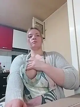 DiamondMia11 online show from May 8, 2026, 10:24 pm