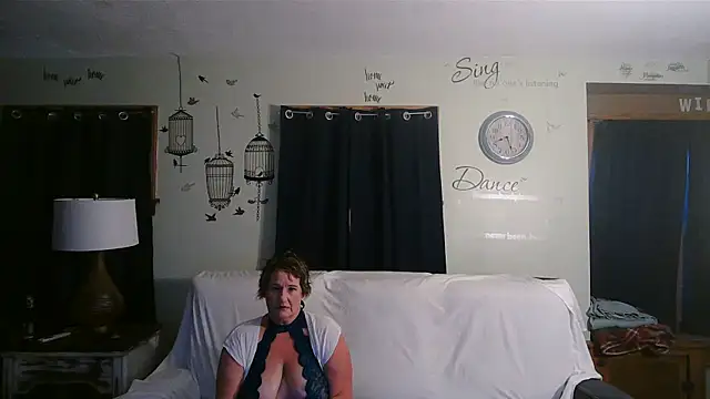 curvysecret1971 online show from May 31, 2026, 12:27 am