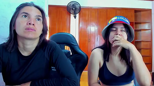 Snapshot of Soffy_and_Emily chatting on June 27, 2026, 1:06 pm Soffy and Emily online show from June 27, 2026, 1:06 pm