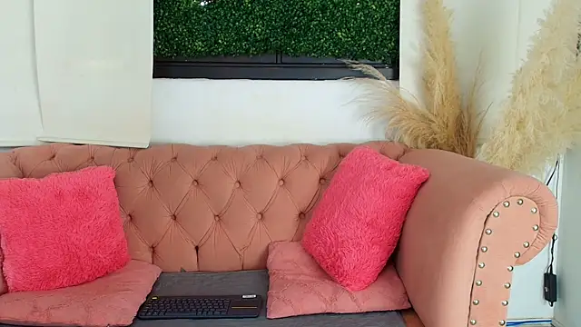 Snapshot of zhara_smith chatting on July 29, 2026, 12:04 pm zhara smith online show from July 29, 2026, 12:04 pm
