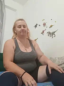 JuliaBestX online show from July 13, 2026, 11:37 pm