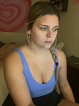 Snapshot of breebabexoxo chatting on June 2, 2026, 2:00 am breebabexoxo online show from June 2, 2026, 2:00 am