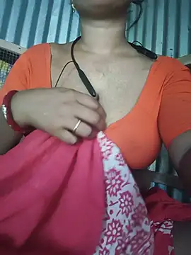Curvy Rhea online show from May 19, 2026, 9:38 am