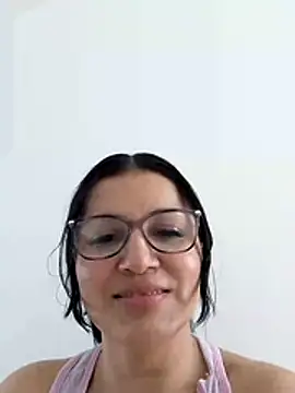 Snapshot of Casandra_inthemorning chatting on May 28, 2026, 1:06 pm Casandra inthemorning online show from May 28, 2026, 1:06 pm