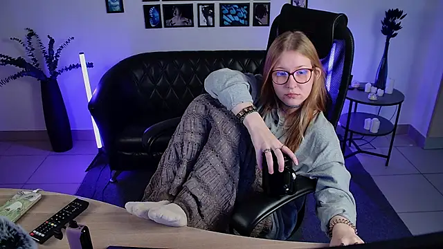 lanafitch online show from June 27, 2026, 12:22 pm