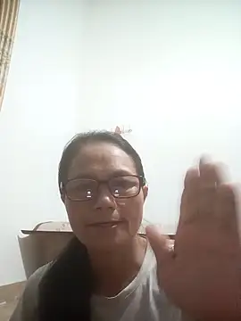Vieekee online show from May 12, 2026, 9:54 pm