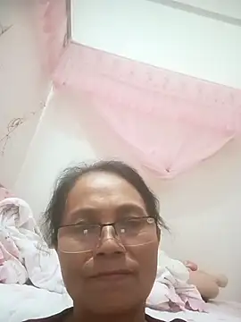 Vieekee online show from May 27, 2026, 2:02 pm