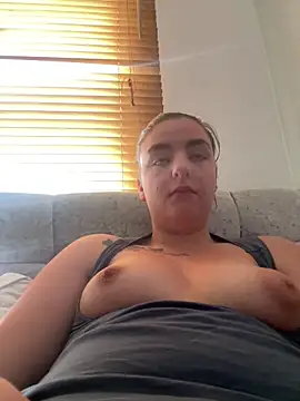 Snapshot of LexiXXoo chatting on June 22, 2026, 8:22 am LexiXXoo online show from June 22, 2026, 8:22 am