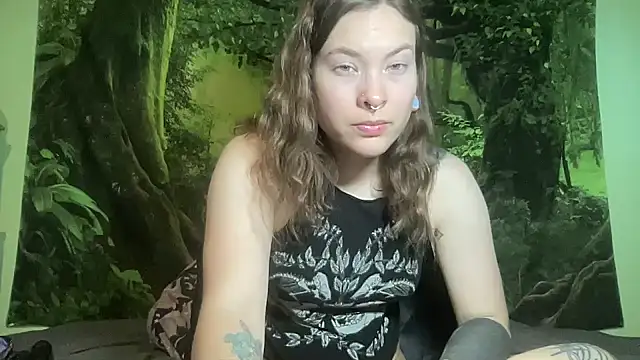 Snapshot of mo0ngoddess chatting on May 20, 2026, 2:52 am mo0ngoddess online show from May 20, 2026, 2:52 am