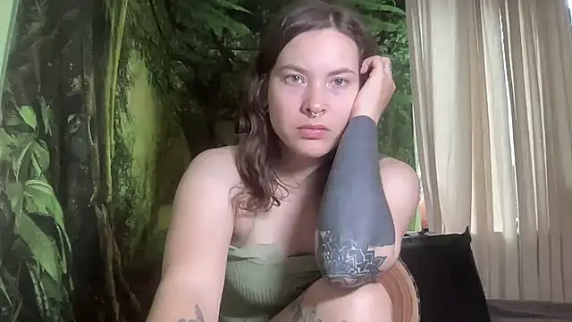 mo0ngoddess online show from October 15, 2025, 1:04 am