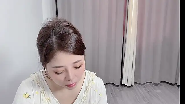 Snapshot of qian6678 chatting on May 27, 2026, 5:37 am qian6678 online show from May 27, 2026, 5:37 am