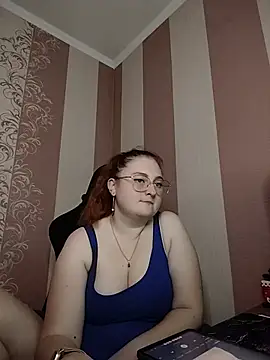 Snapshot of FoxyFlameX chatting on June 8, 2026, 9:04 pm FoxyFlameX online show from June 8, 2026, 9:04 pm