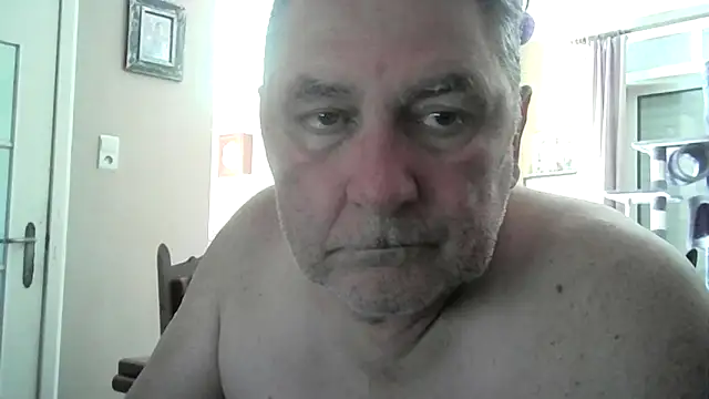 Snapshot of edje59a chatting on March 27, 2026, 8:26 am edje59a online show from March 27, 2026, 8:26 am