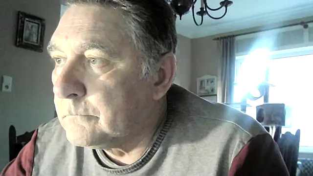 Snapshot of edje59a chatting on February 4, 2026, 7:25 am edje59a online show from February 4, 2026, 7:25 am